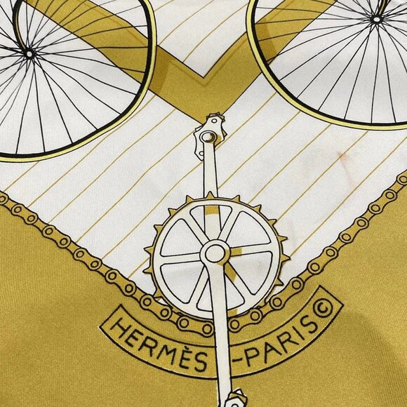 Auth HERMES Carre 90 - Cream Dark yellow Multi Scarf - Picture 2 of 5